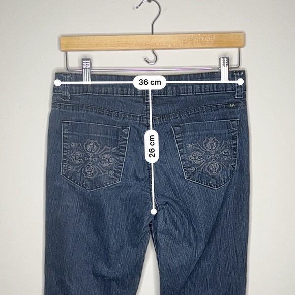 L.E.I Women's Jeans Low Rise Flare Boot Cut Julia Indigo size 10-12 - Picture 9 of 10